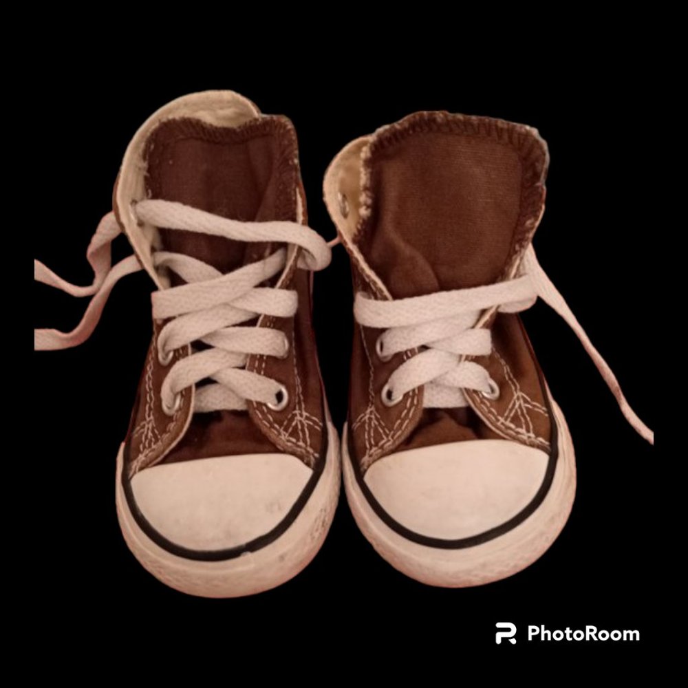 Youth Converse all star Brown Size 5 Youth
